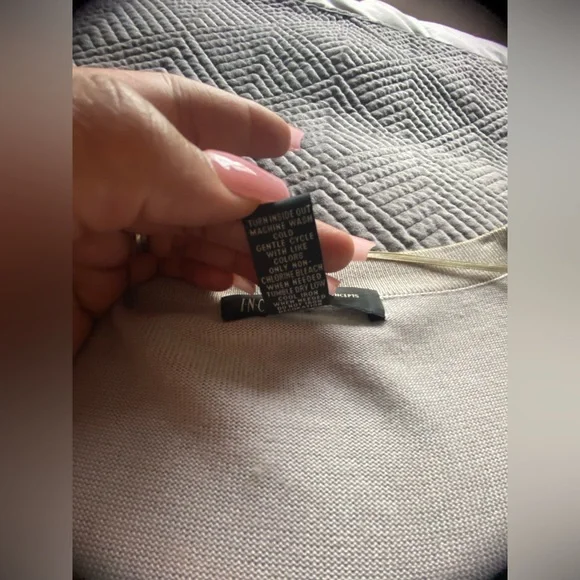 Gorgeous Sequined Cardigan Top - INC - Shortsleeve - Picture 6 of 7